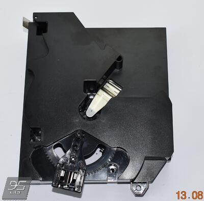 CR357-67035 Bottom Tip Support Нижняя правая опора рулона HP DesignJet T1500 | T1530 | T1600 | T2600 T2500 | T2530